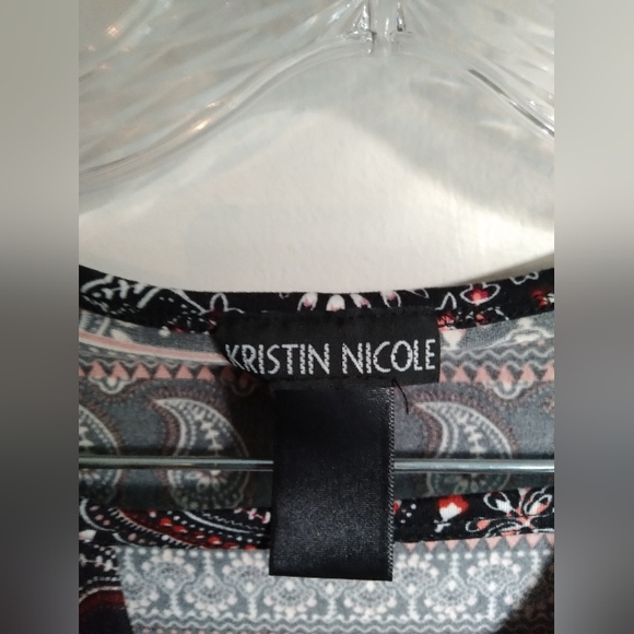 2/20$💚 NWOT lovely peasant top - Picture 8 of 9